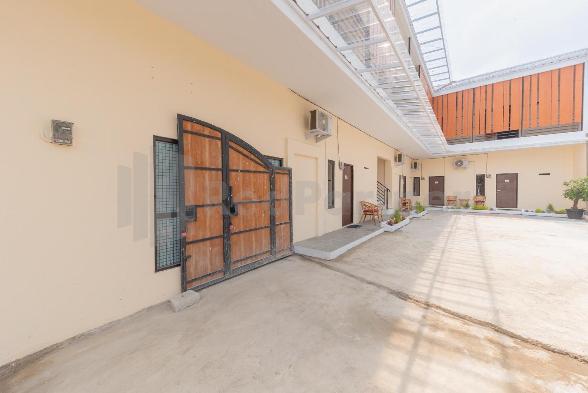 Rumah Panda Guesthouse Redpartner Tangkil  エクステリア 写真