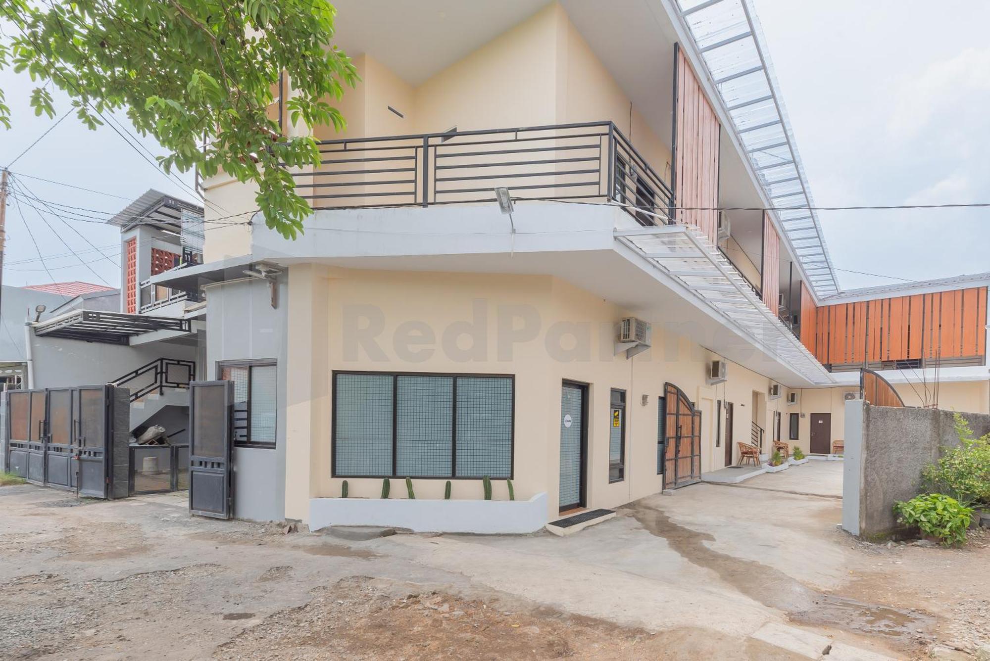 Rumah Panda Guesthouse Redpartner Tangkil  エクステリア 写真