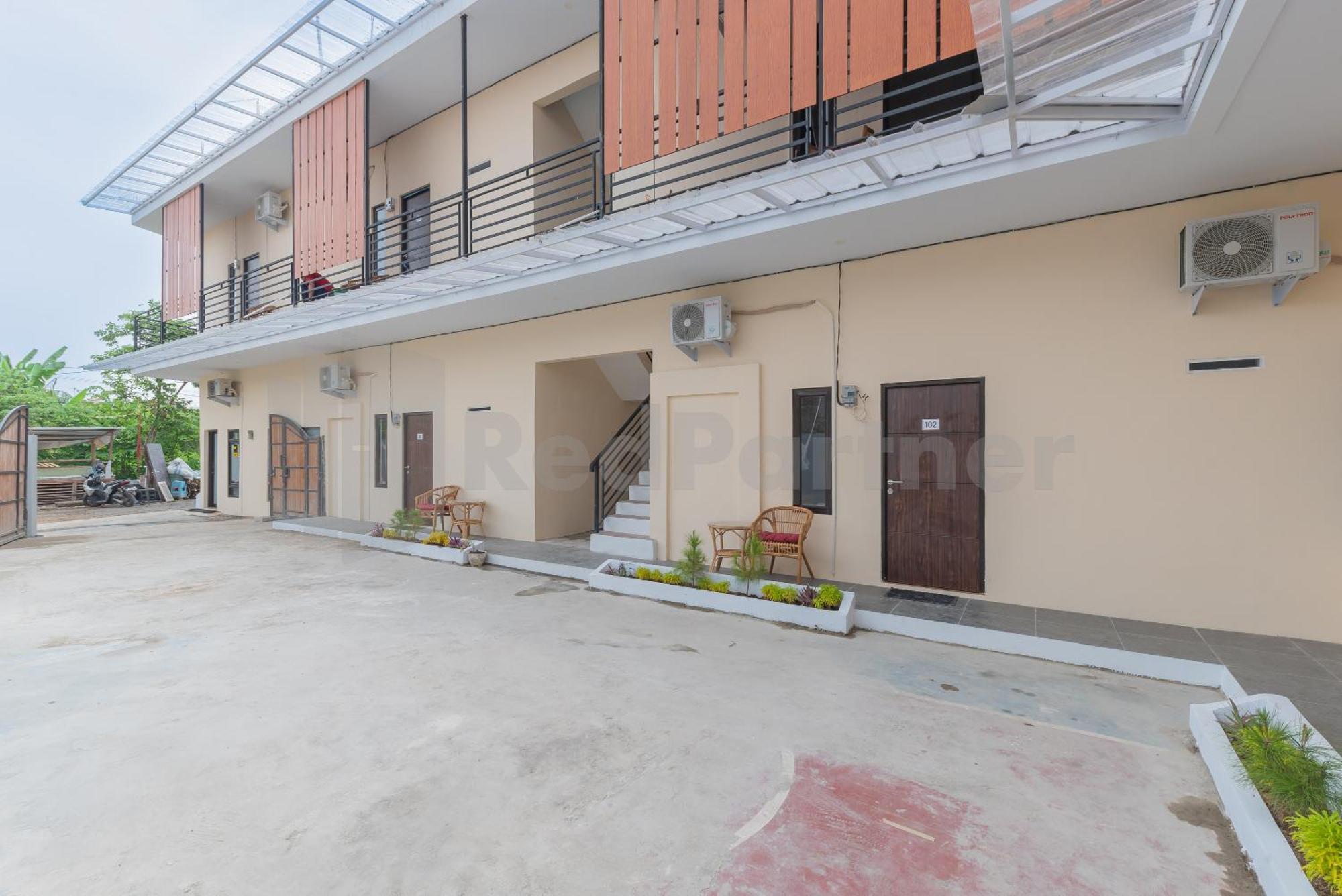 Rumah Panda Guesthouse Redpartner Tangkil  エクステリア 写真